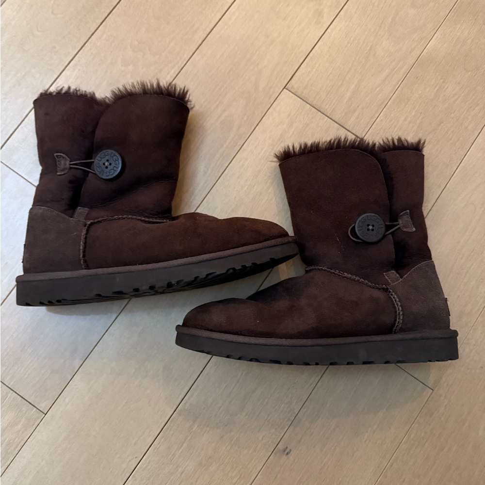Ugg Brown Suede Bailey Button Short Shearling Boo… - image 2